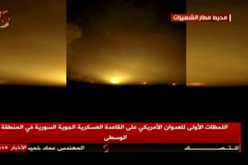 敘利亞謝拉特空軍基地6日遭美軍以戰斧巡弋飛彈攻擊（AP）