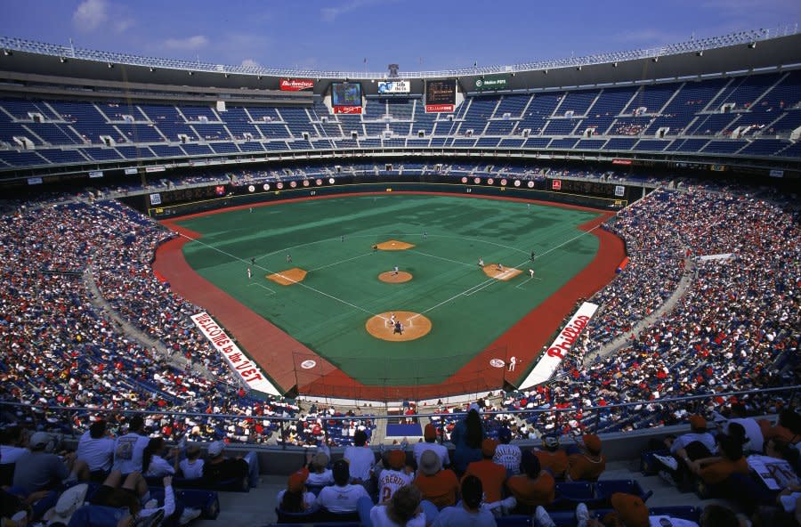 16 Apr 2000: A general view of the stadium during the game between the Montreal Expos and the Philadelphia Phillies at Veterans Stadium in Philadelphia, Pennsylvania. The Phillies defeated the Expos 5-4. Mandatory Credit: Doug Pensinger /Allsport