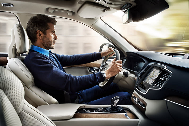 Volvo新世代車型會配置鏡頭與感知系統，藉以偵測駕駛是否分心進而發出警示提醒。