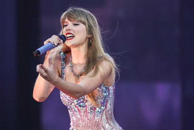 Taylor Swift asks fans not to 'defend' her against exes ahead of the 'Speak  Now' re-recording