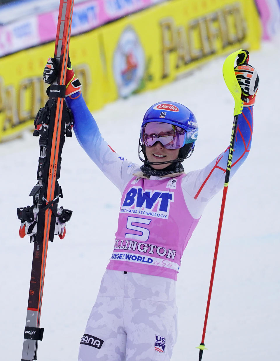 United State's Mikaela Shiffrin celebrates a first place finish in a women's World Cup slalom ski race Sunday, Nov. 28, 2021, Killington, Vt. (AP Photo/Robert F. Bukaty)