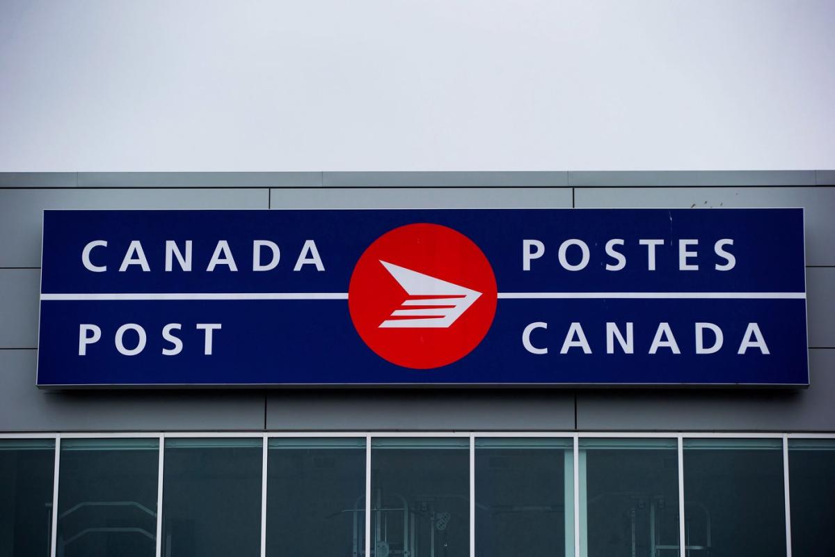 Canada Post at ‘critical juncture,’ financial situation unsustainable: board chair