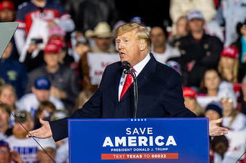 Trump speaks in front of a crowd in Tecas