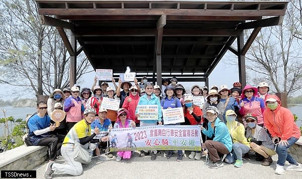 交通部觀光局雲嘉南管理處舉辦「安心騎、平安遊」自行車旅遊安全系列活動，邀專家傳授騎車安全守則及帶領認識自行車騎遊路線。（圖：雲嘉南管理處提供）