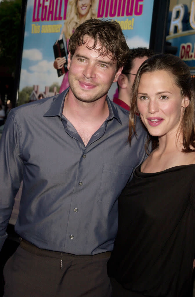 Scott Foley and then-wife Jennifer Garner attend the "Legally Blonde" premiere. (Photo: Frank Trapper/Corbis via Getty Images)