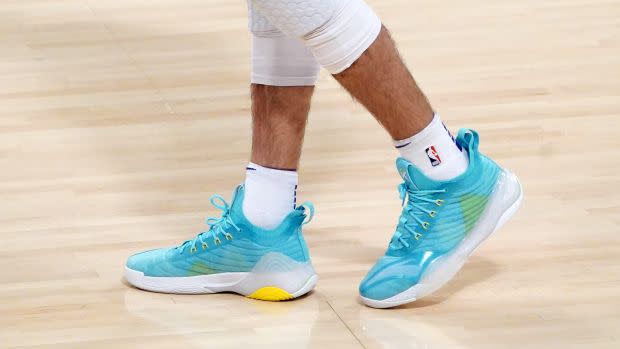 Klay Thompson signs massive shoe deal extension with Anta [report