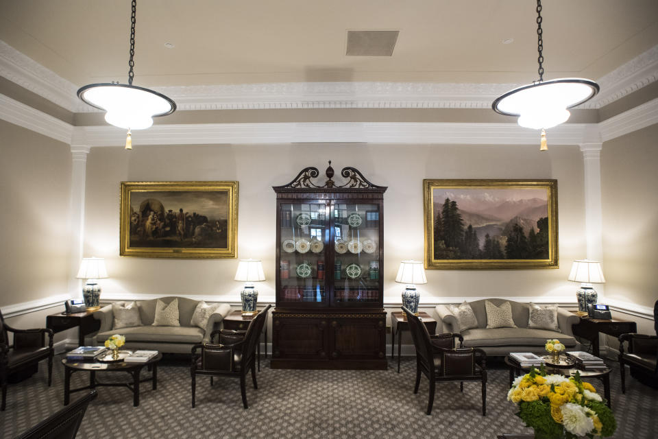 <p>The newly renovated West Wing Lobby is seen at the White House in Washington on Tuesday, Aug 22, 2017. (Photo: Jabin Botsford/The Washington Post via Getty Images) </p>