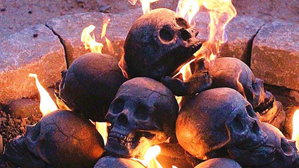 skull fire logs halloween campfire