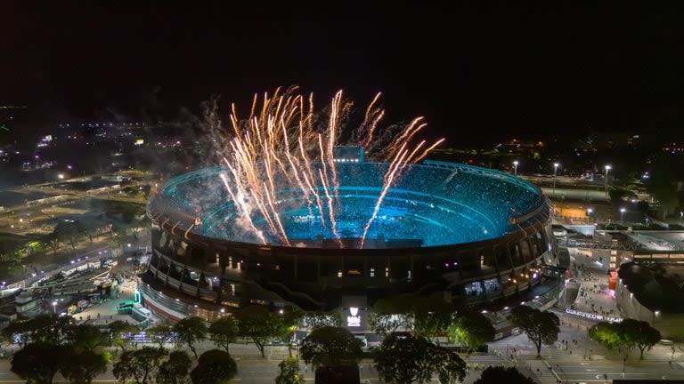 Los fuegos artificiales marcaron el final de la gran noche de Tan Biónica en River Plate