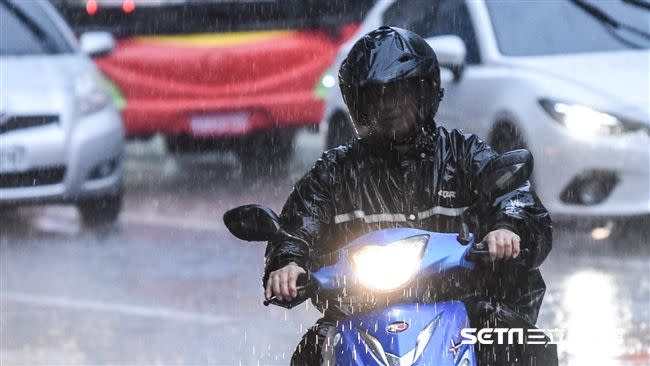 雨天騎車視線不佳。（示意圖／資料照）