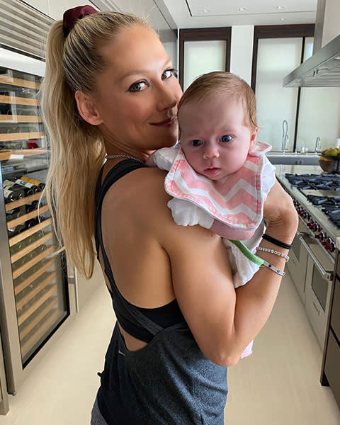 anna-kournikova-kitchen