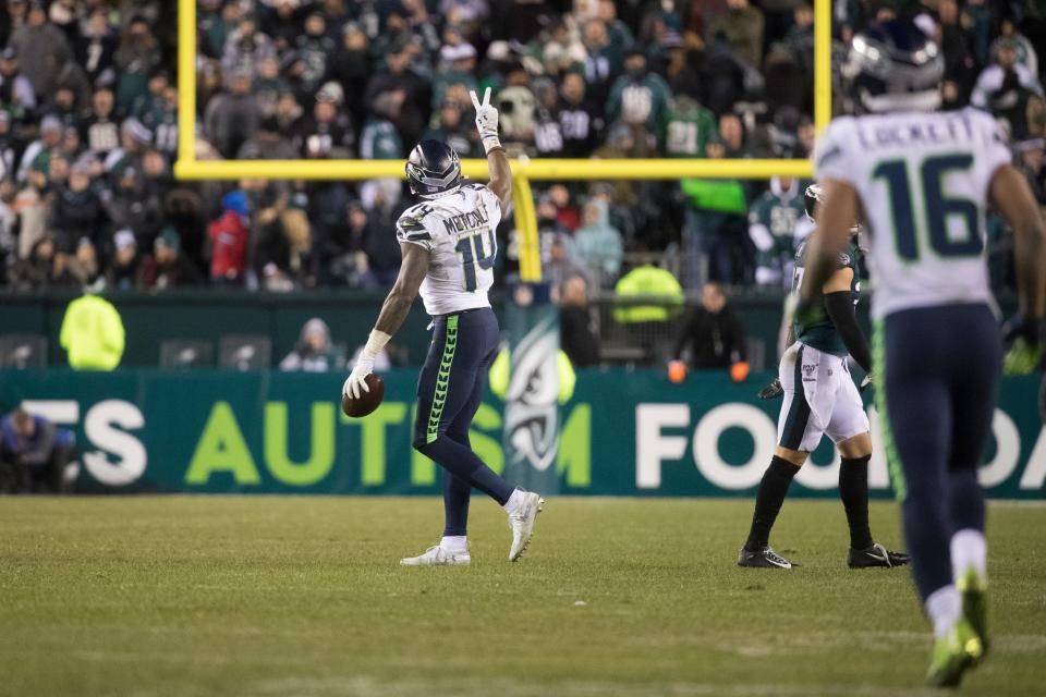 Seattle's DK Metcalf (14) gives the Eagles fans a peace sign goodbye after making a catch that would lead the Seahawks to a 17-9 victory Sunday night at Lincoln Financial Field. 