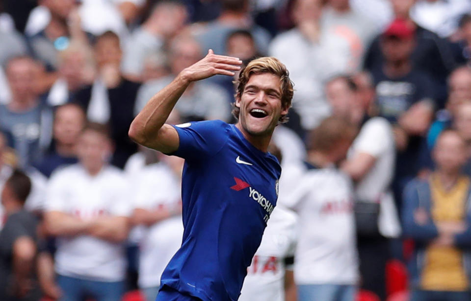 Marcos Alonso a marqué contre Tottenham d’un superbe coup-franc.