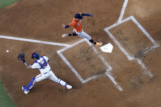 HOUSTON, TX - AUGUST 11: Houston Astros center fielder Mauricio