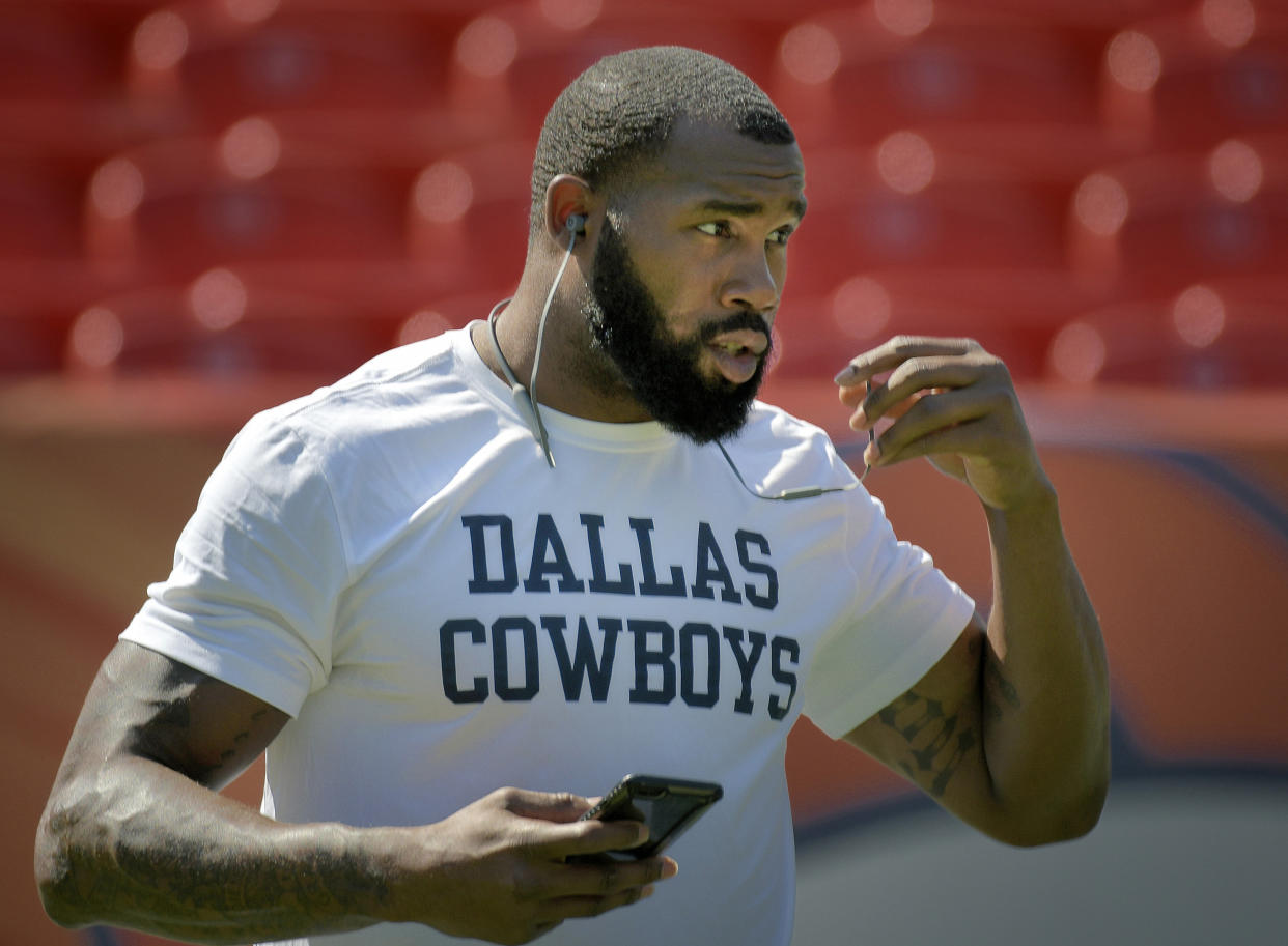 Dallas Cowboys running back Darren McFadden (20) warms up but doesn&apos;t suit up before a game against the Denver Broncos on Sunday, Sept. 17, 2017 at Sports Authority Field at Mile High in Denver, Colo. (Max Faulkner/Fort Worth Star-Telegram/TNS via Getty Images)