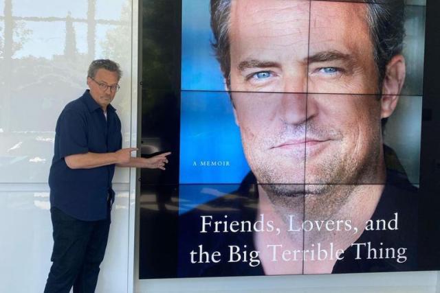 Matthew Perry: “En Friends pasé de los 58 a los 102 kilos, lo que era un  buen indicador de mi adicción: si pesaba de más era el alcohol; si estaba  delgado, las