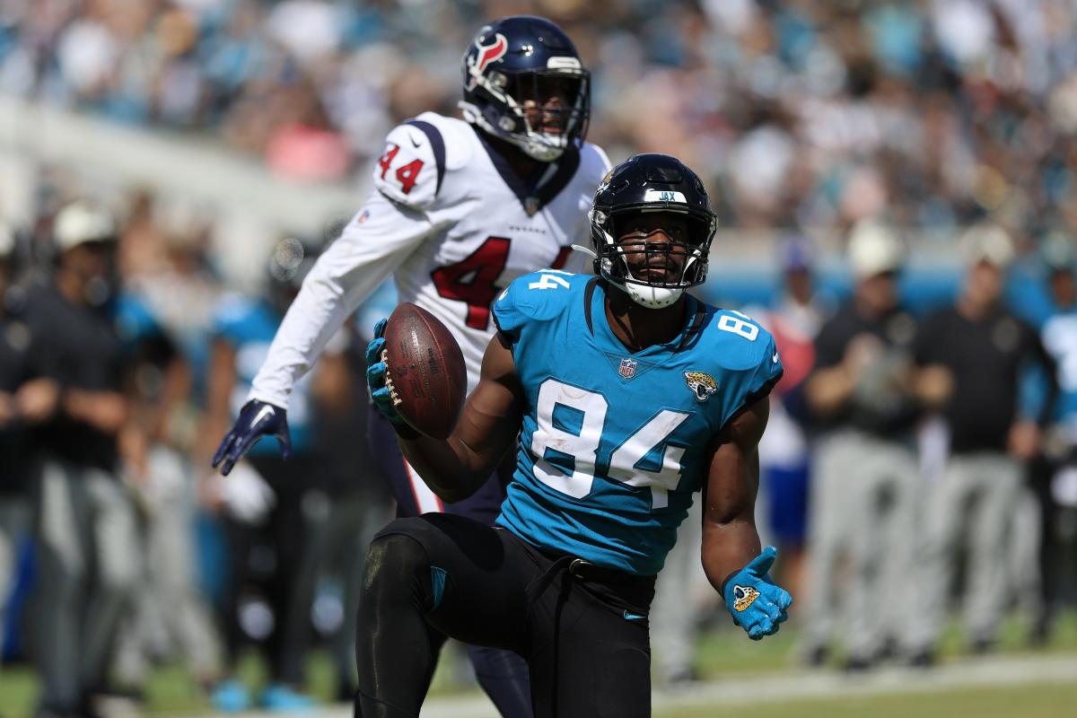 Detroit Lions vs Jacksonville Jaguars Jacksonville Jaguars tight end Chris  Manhertz (84) walks off