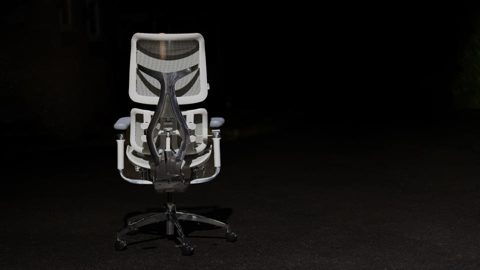 A silver Sihoo Doro S300 chair