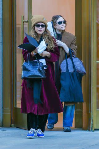 <p>Backgrid</p> Mary Kate Olsen, Ashley Olsen