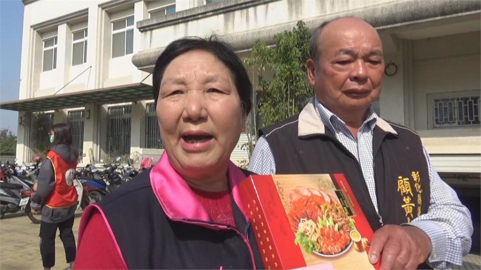 助貧22年不間斷！彰化花壇鄉長母子檔捐贈物資