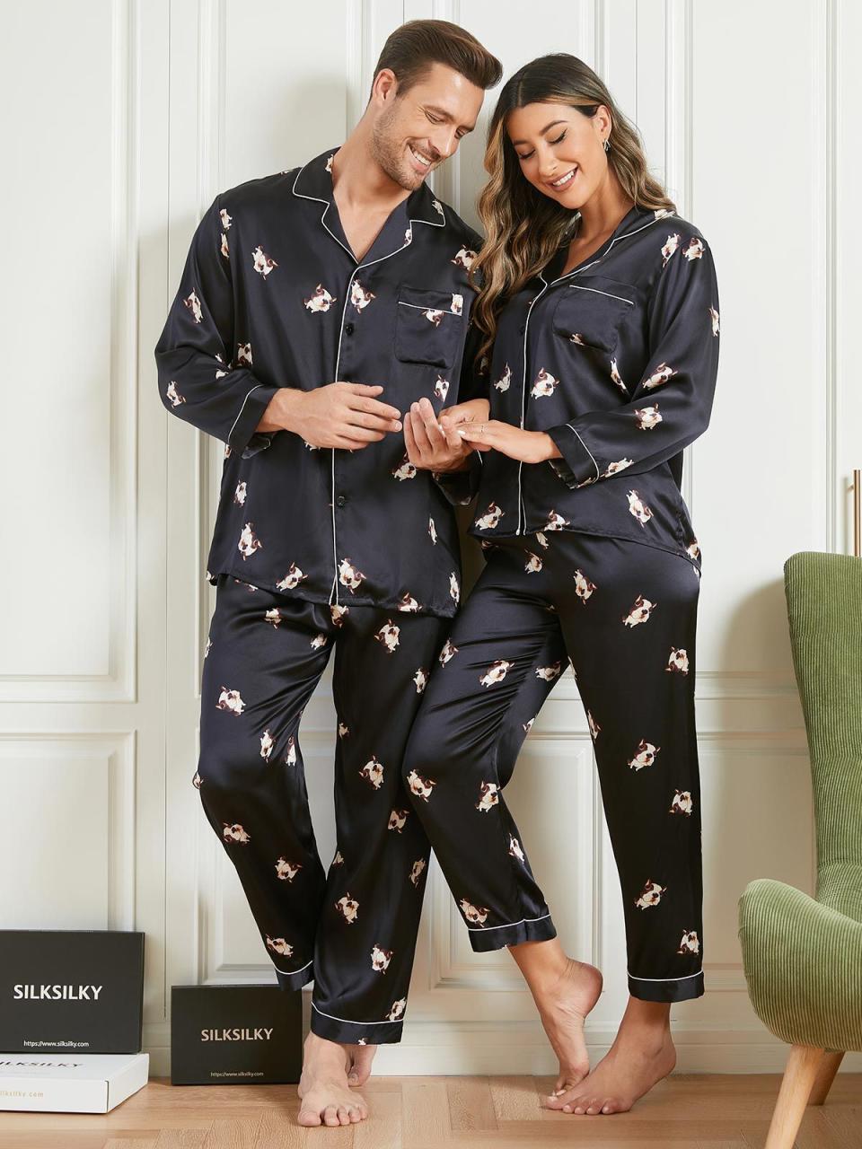 16)  Pure Silk Cute Dogs Printed Couple Pajama Sets