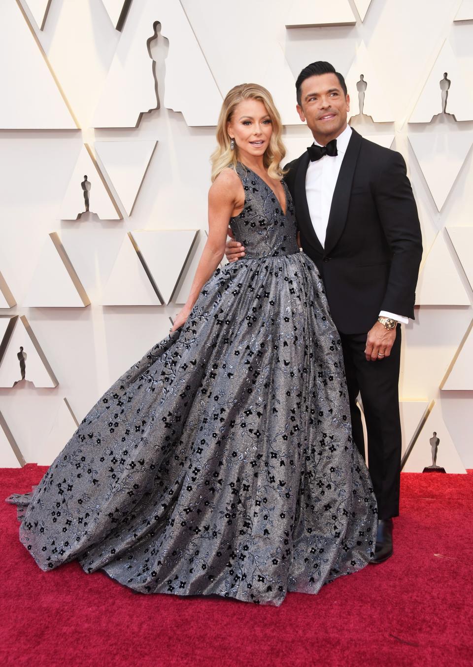 Kelly Ripa and Mark Consuelos on the red carpet