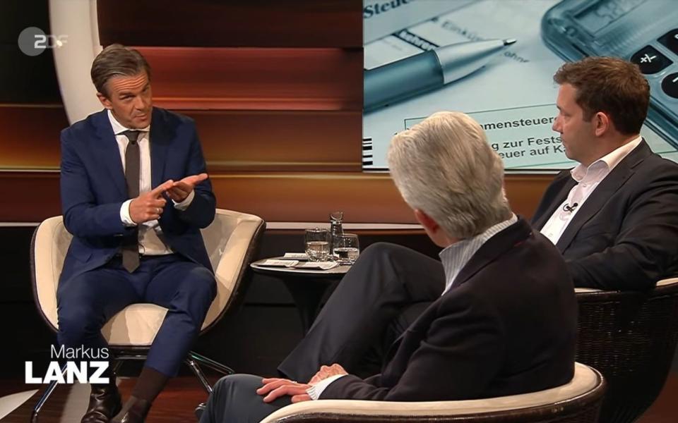 Markus Lanz (links) diskutierte mit seinen Gästen Lars Klingbeil und Marie-Agnes Strack-Zimmermann zum Thema Steuererhöhung - auf gewohnt insistierende Weise. (Bild: ZDF)