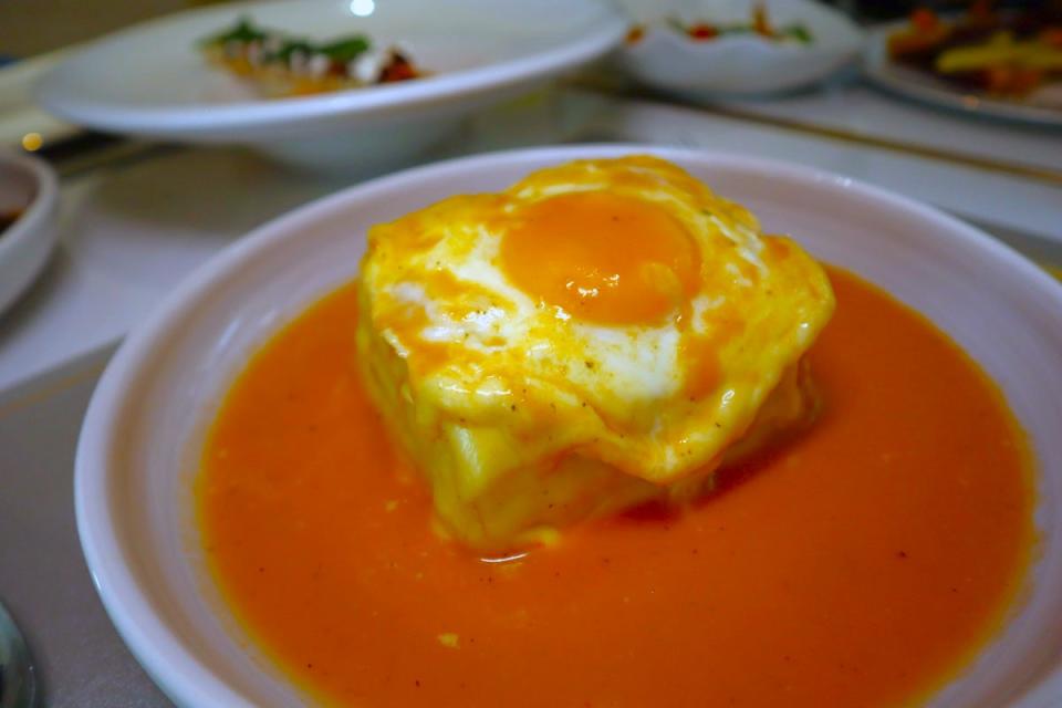 casa brazilia lunch menu - Francesinha