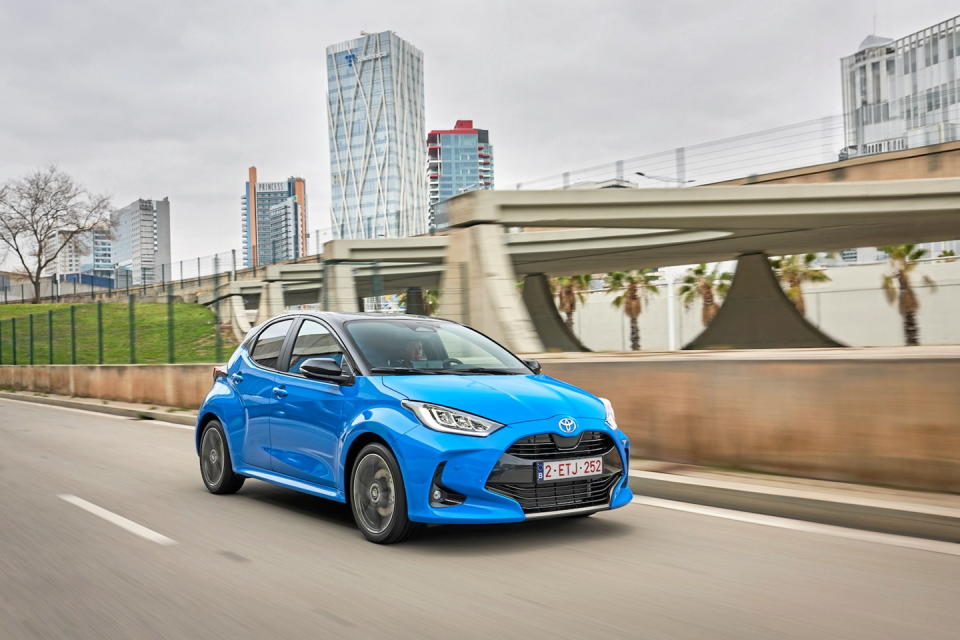 Si le style de la Toyota Yaris ne change pas, la citadine japonaise gagne en équipement et voit sa gamme enrichie d'une version hybride de 130 ch.  - Credit:Toyota