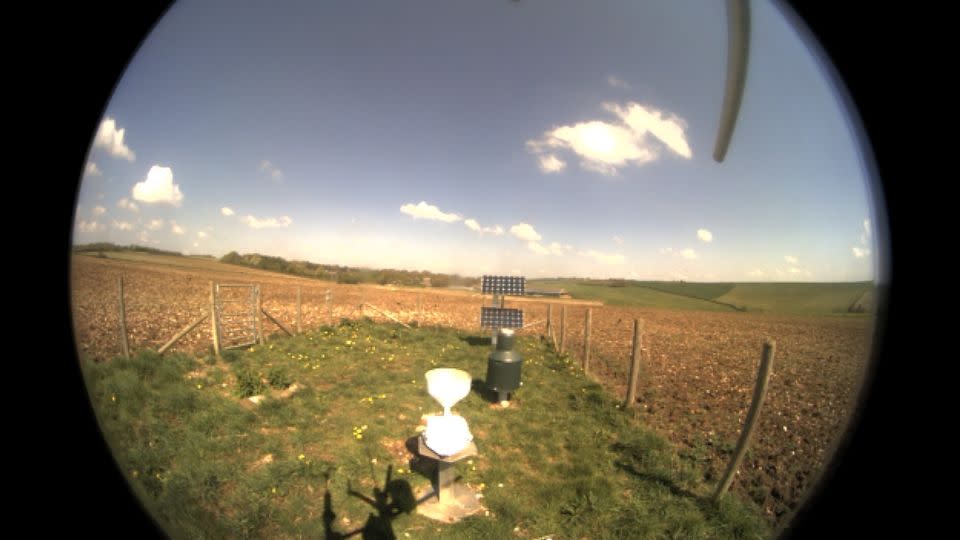 An image from a COSMOS UK research site in the Berkshire Downs, southern England. - COSMOS-UK, UKCEH