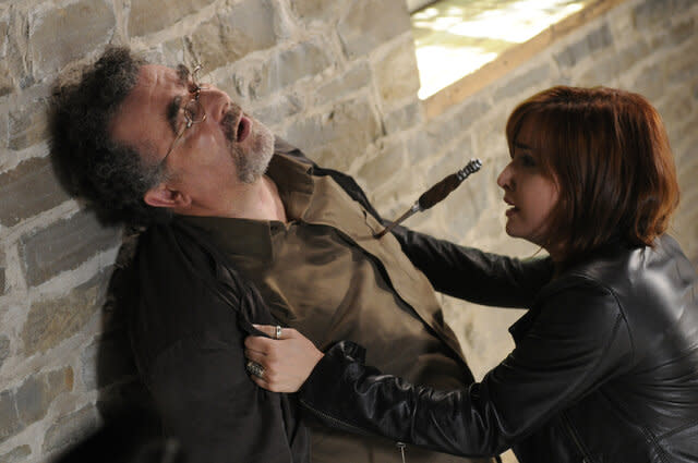 (l-r) Saul Rubinek as Artie Nielsen, Allison Scagliotti as Claudia Donovan in Warehouse 13.