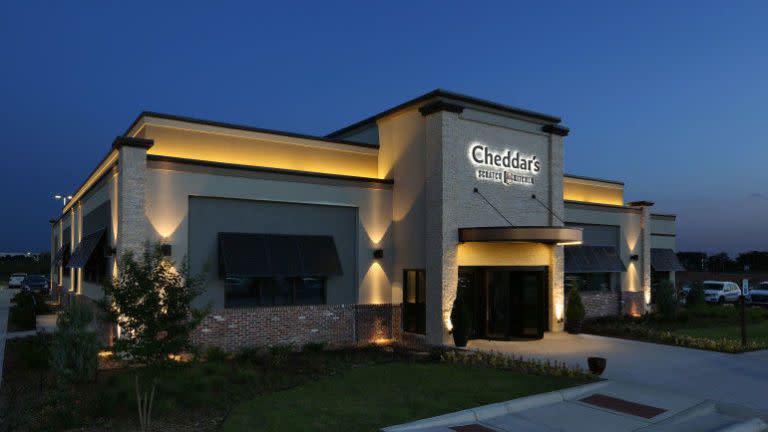 cheddar's scratch kitchen exterior