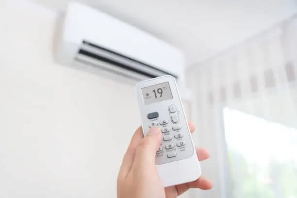 <strong>長時間待在冷氣房裡，或者急速從室外熱天氣，進入室內吹冷氣，溫差超過10度，可能會讓你的體溫調節中樞失靈。（示意圖／photoAC）</strong>