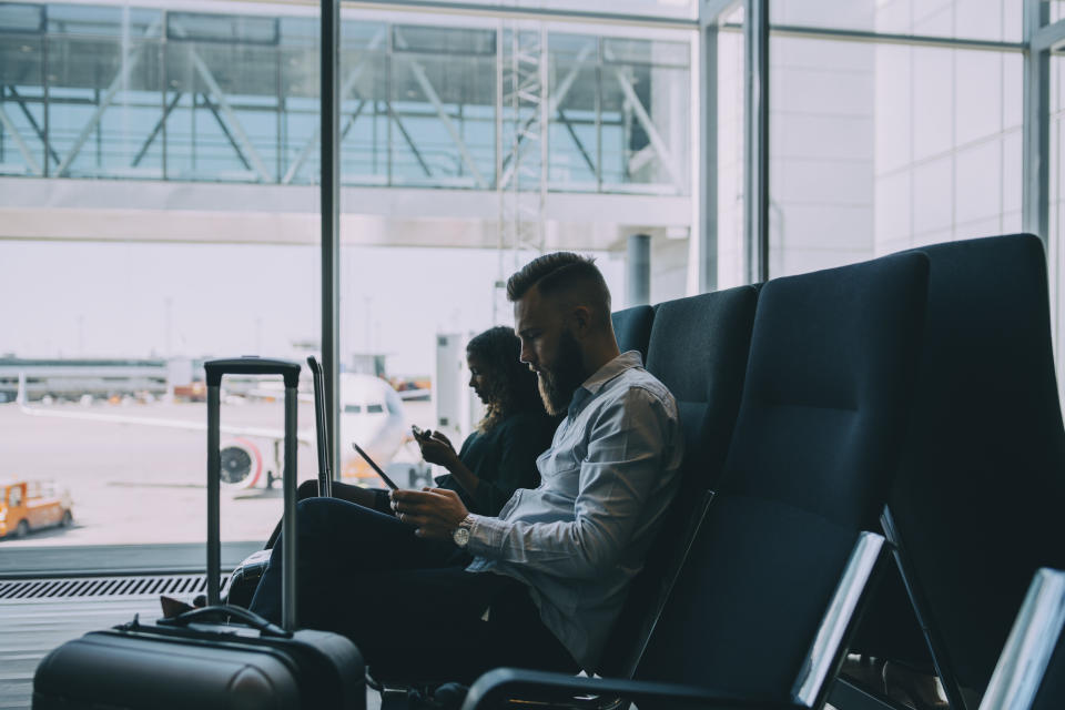 There are many steps in the airport process where travelers should be mindful of their manners. (Photo: Maskot via Getty Images)