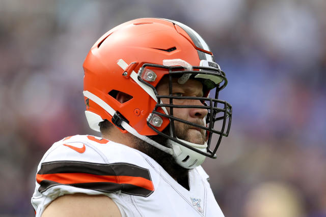 Joel Bitonio Cleveland Browns need fixed