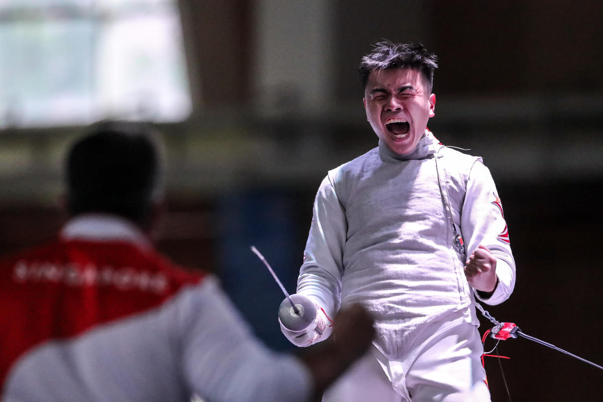 Medal streak busted in world championships as Carlos Yulo falls