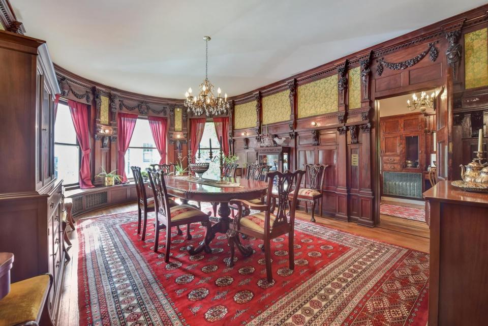 Formal dining room at 1089 Iroquois.
