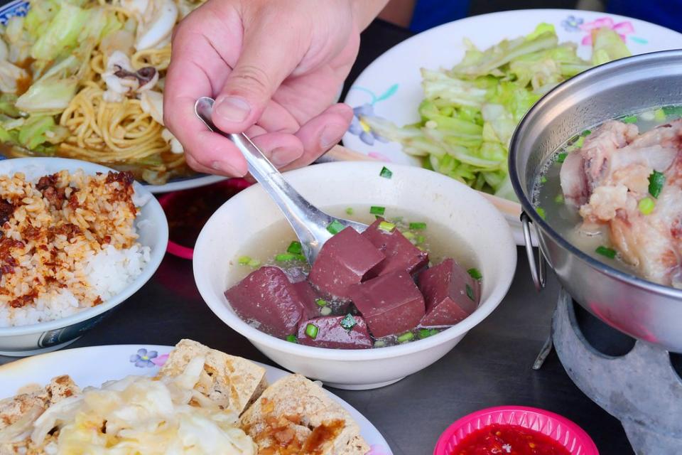 台中｜潭子花枝炒麵/臭豆腐/大骨湯