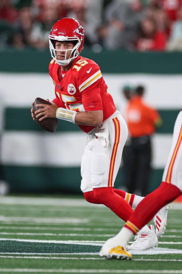 Reactions: Chiefs strike first with Patrick Mahomes' TD pass to Hill