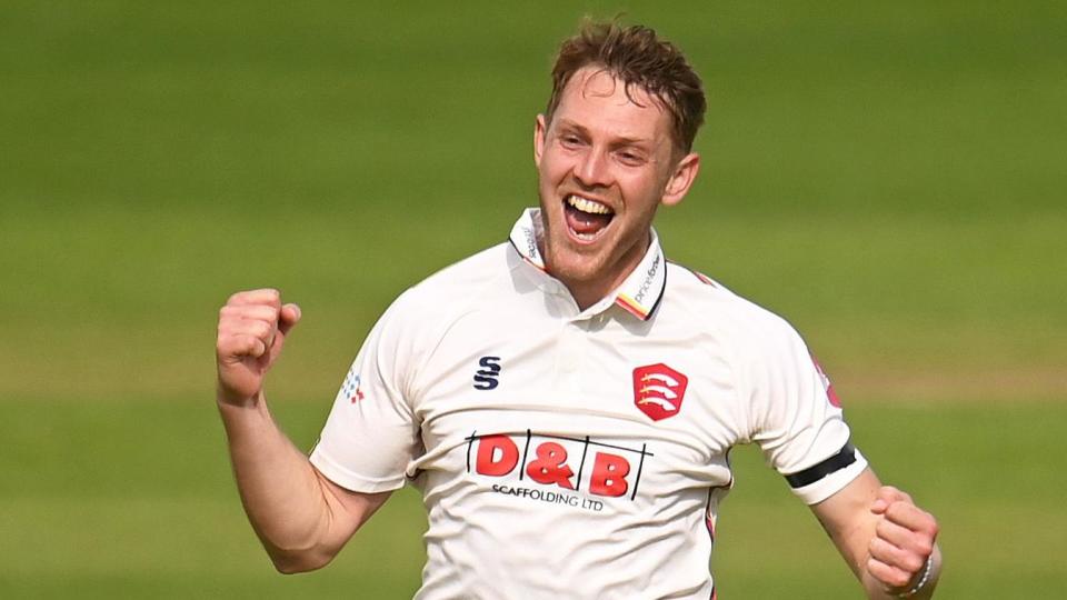 Jamie Porter celebrates taking wicket for Essex