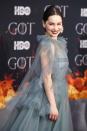 <p>Emilia Clarke lució regia con un aire invernal a lo ‘Daenerys’ con un hermoso vestido Valentino.<br>Gala.Fr </p>