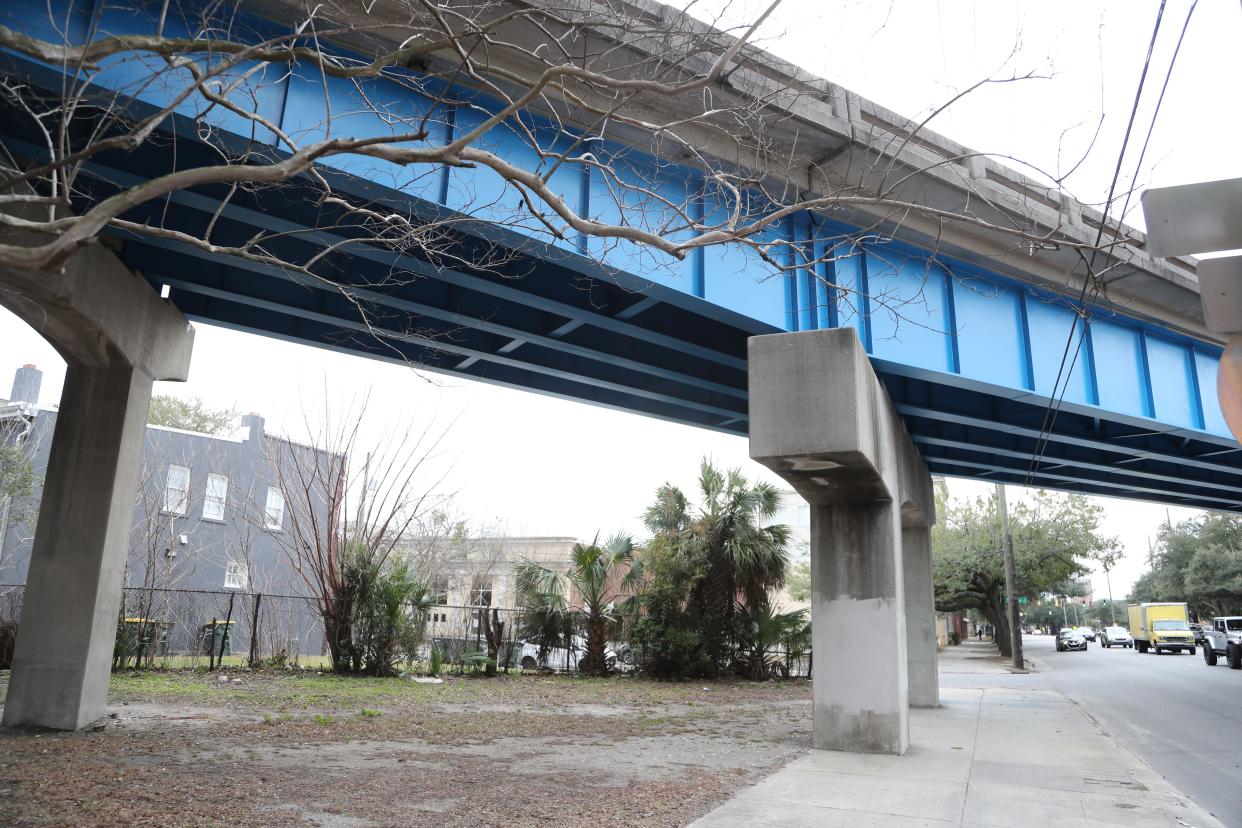 Many believe that the I-16 flyover physically separates the community at Martin Luther King, Jr Boulevard and drastically changed the face of the area when it was built.