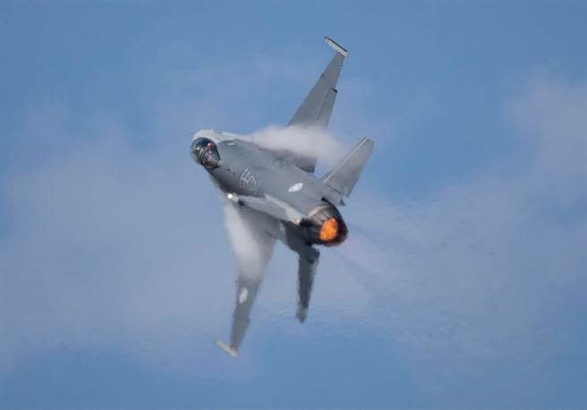 F-16戰機再次升空，捍衛國家安全最前線。軍聞社提供