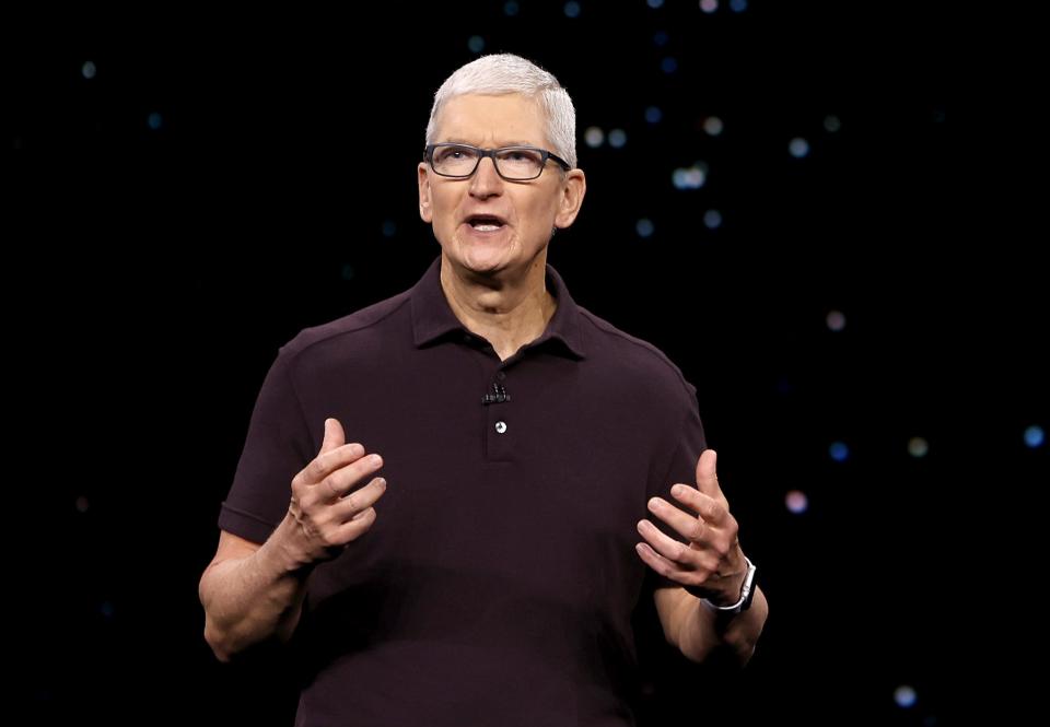 Apple-CEO Tim Cook muss das Unternehmen durch das KI-Wettrüsten führen. - Copyright: Justin Sullivan/Getty Images