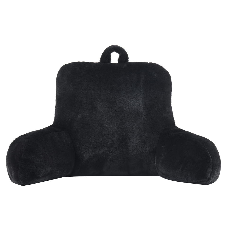 <p><a href="https://go.redirectingat.com?id=74968X1596630&url=https%3A%2F%2Fwww.walmart.com%2Fip%2FMainstays-Faux-Fur-Plush-Bedrest-Pillow-Specialty-Size-Black-1-Piece%2F220503571&sref=https%3A%2F%2Fwww.womansday.com%2Flife%2Fg971%2Fgifts-under-20-dollars%2F" rel="nofollow noopener" target="_blank" data-ylk="slk:Shop Now;elm:context_link;itc:0;sec:content-canvas" class="link ">Shop Now</a></p><p>Faux Fur Plush Bedrest Pillow</p><p>walmart.com</p><p>$15.97</p><span class="copyright">Walmart</span>