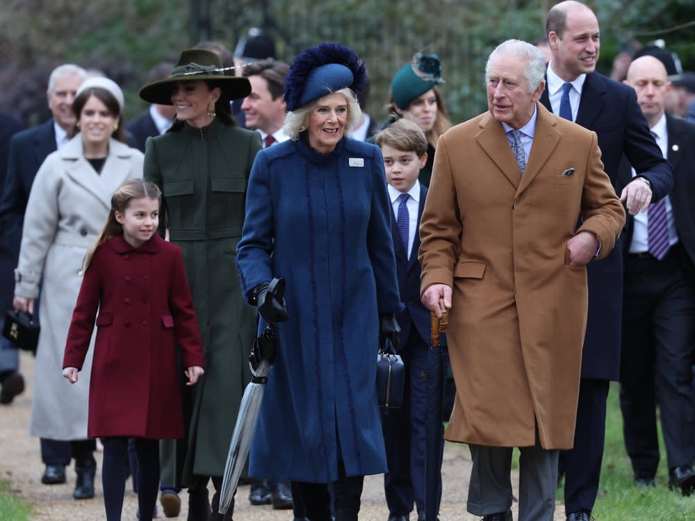 Die Royals beim Weihnachtsspaziergang. (Bild: imago/i Images)