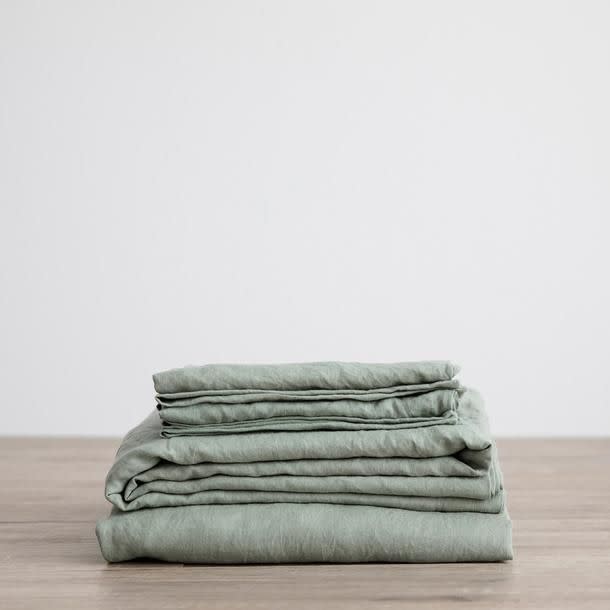 11) Linen Sheet Set With Pillowcases