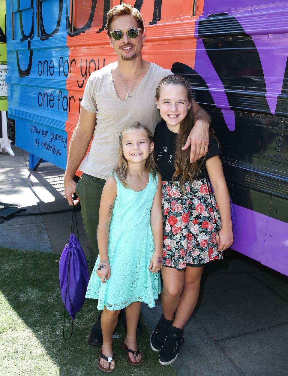 LOS ANGELES, CA - JULY 31: Actor Peter Facinelli and his daughters, Fiona Eve Facinelli and Lola Ray Facinelli, attend Yoobi Fun Day at The Grove on July 31, 2014 in Los Angeles, California. (Photo by Imeh Akpanudosen/Getty Images for Yoobi)