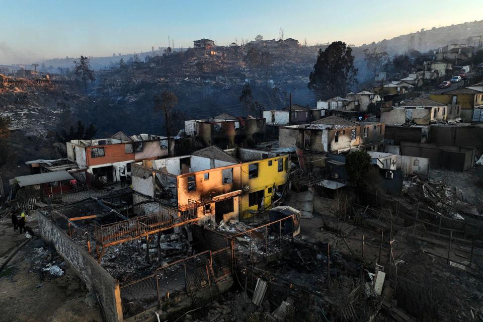 Vista aérea de casas en llamas (Javier Torres/AFP - Getty Images)