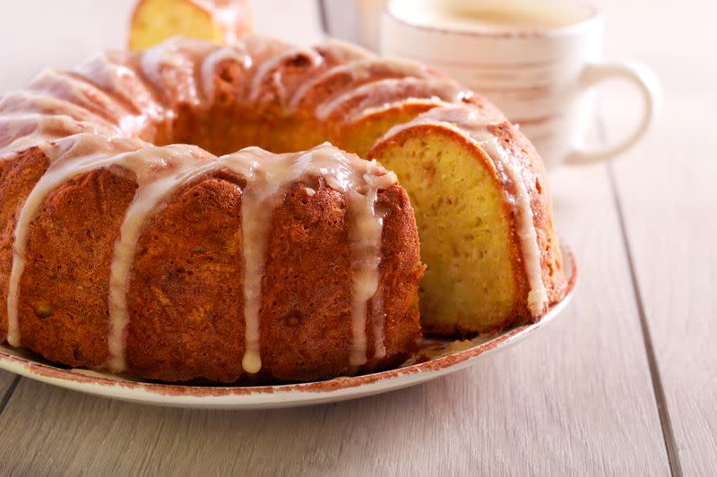 Zucchini ring cake with glaze